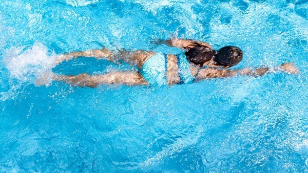 Objavljen Natječaj za sufinanciranje sportskih programa obuke neplivača „Hrvatska pliva“ u 2025. godini